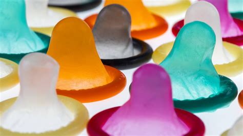 Blowjob ohne Kondom gegen Aufpreis Erotik Massage Herrliberg